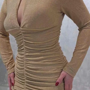 Vestido corto fruncido en color plata CGFED